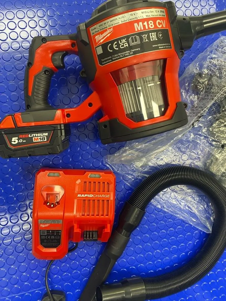 Milwaukee Vacuum - Image 1