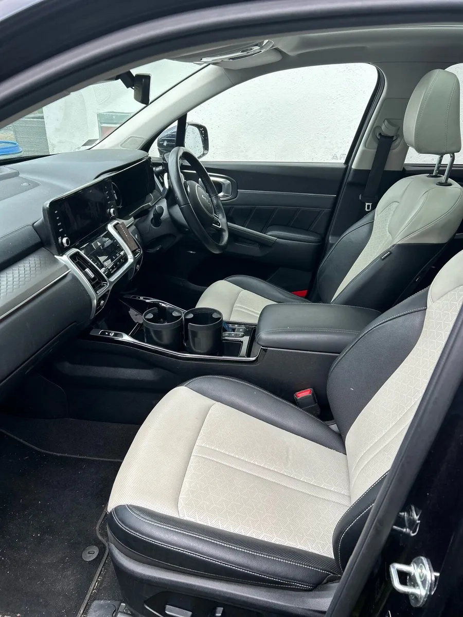2022 Kia Sorrento PHEV K4 - 7 seat Plug in Hybrid - Image 2