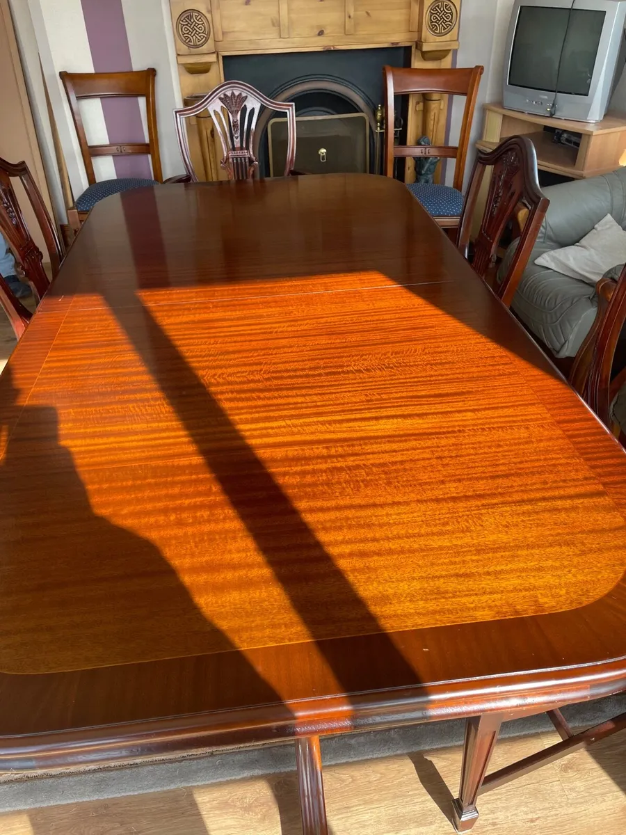 Mahogany Table and chairs - Image 2