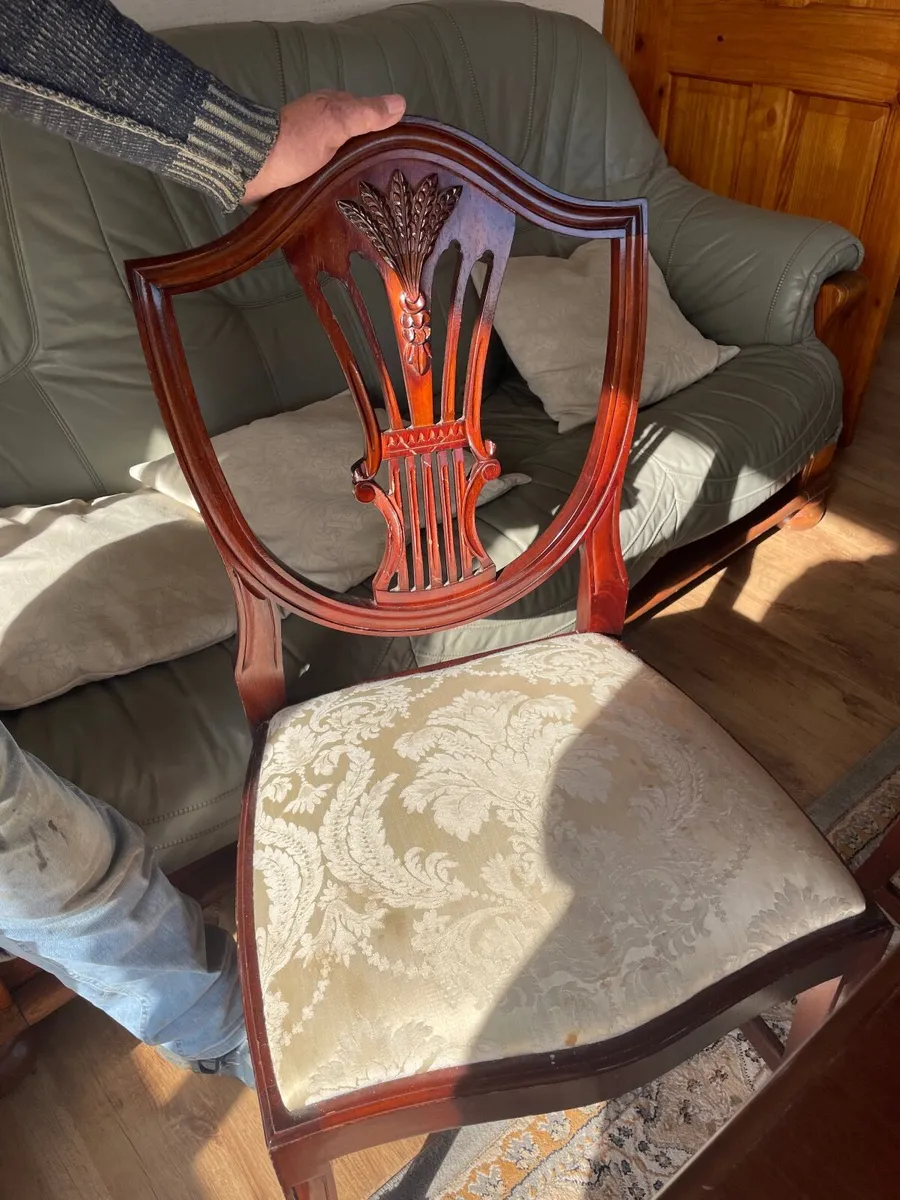 Mahogany Table and chairs - Image 4