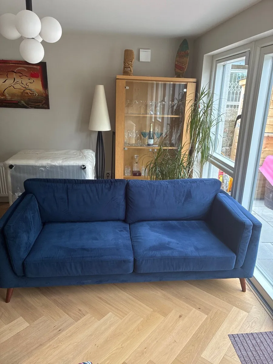 Navy velvet Sofa - Image 3