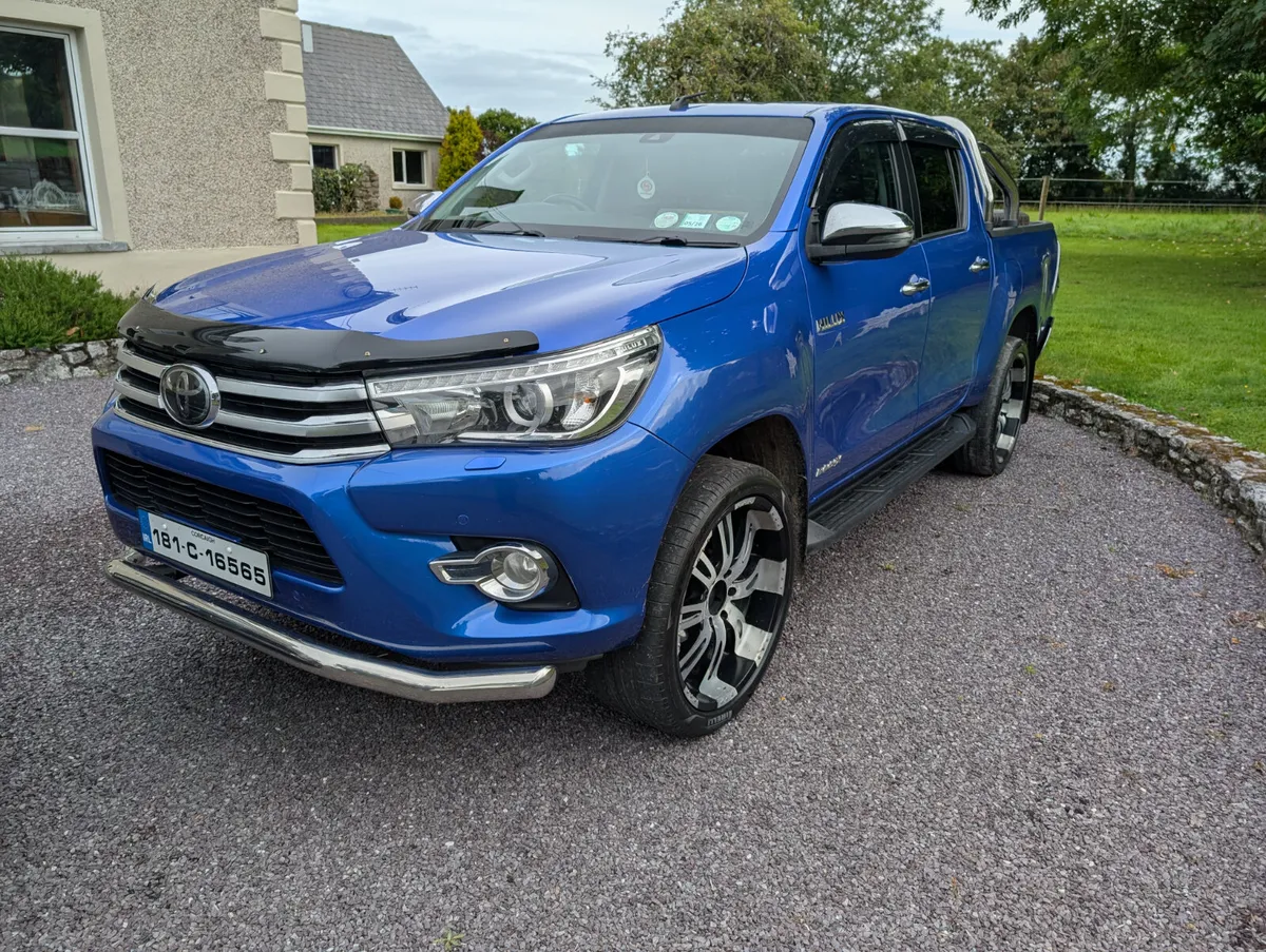 Toyota Hilux 2018 Double cab Invincible - Image 3
