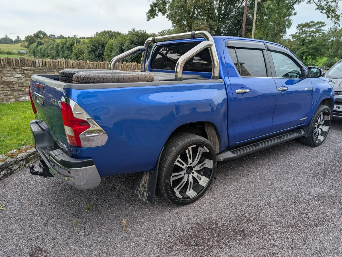 Toyota Hilux 2018 Double cab Invincible - Image 4
