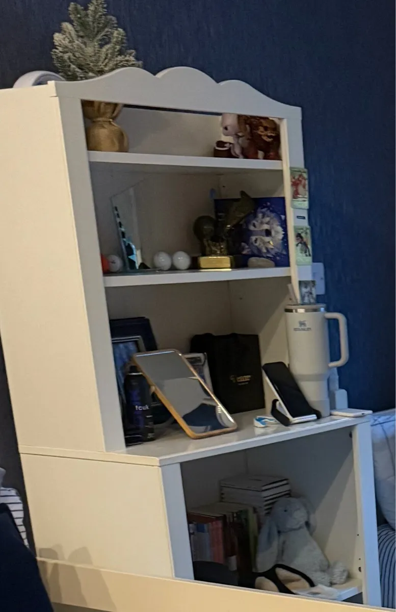 Child’s book shelf