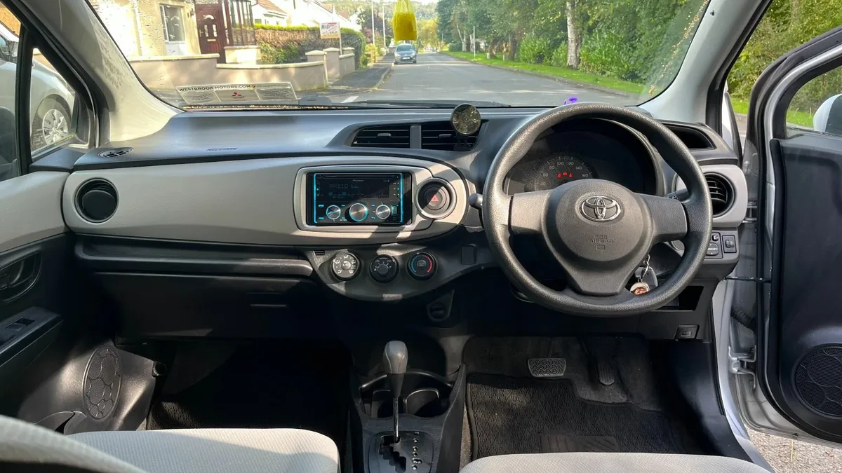 Toyota Vitz 2012 - Image 3