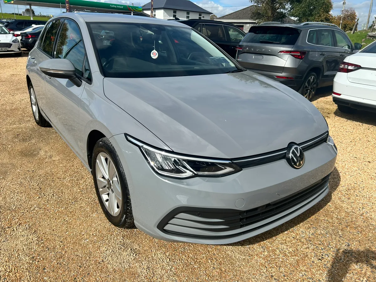 Volkswagen Golf 2.0 TDI Life - Image 1