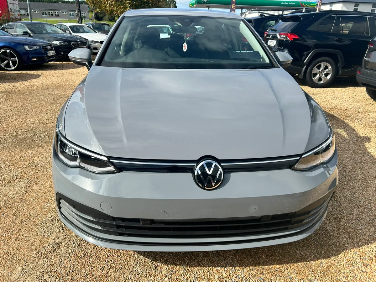 Volkswagen Golf 2.0 TDI Life - Image 2