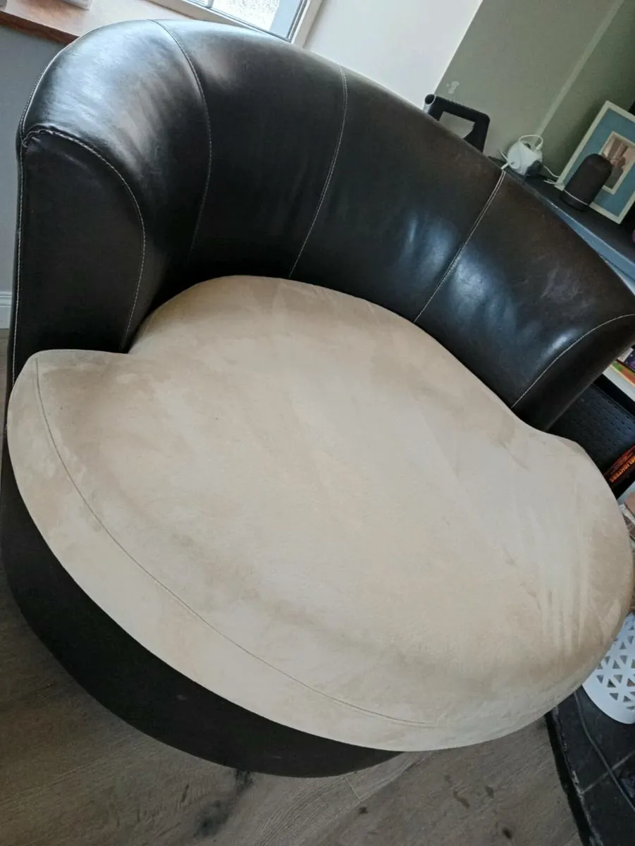 Love chair - Image 2