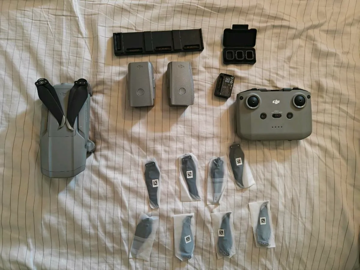 DJI Mavic air 2 fly more combo - Image 4