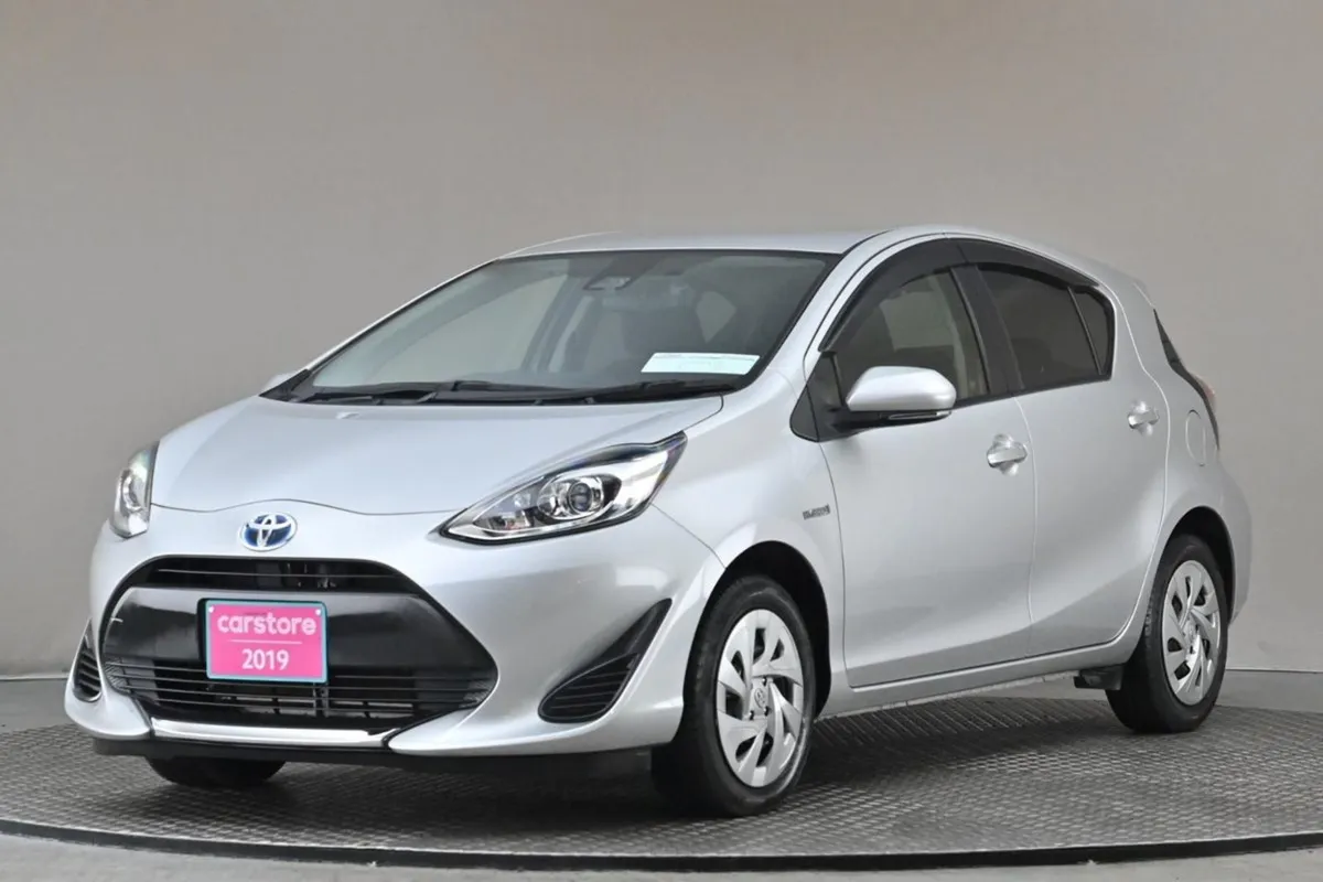 Toyota Aqua 1.5 Vvt-i Hybrid  cruise Con privacy - Image 3