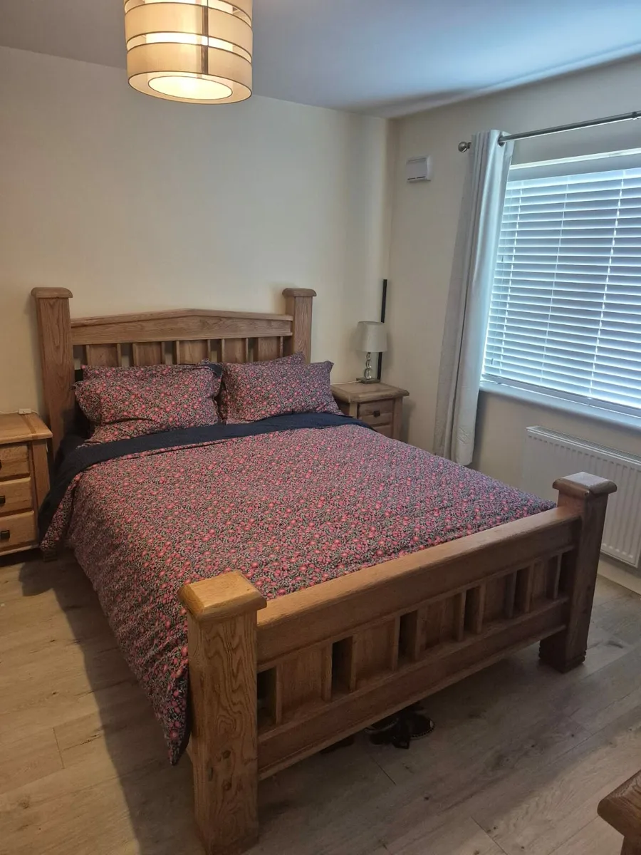King-size bed - Image 2
