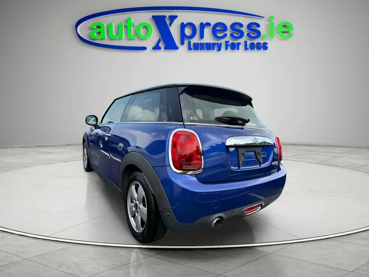 Mini Cooper 1.5 Automatic, Reversing camera - Image 3