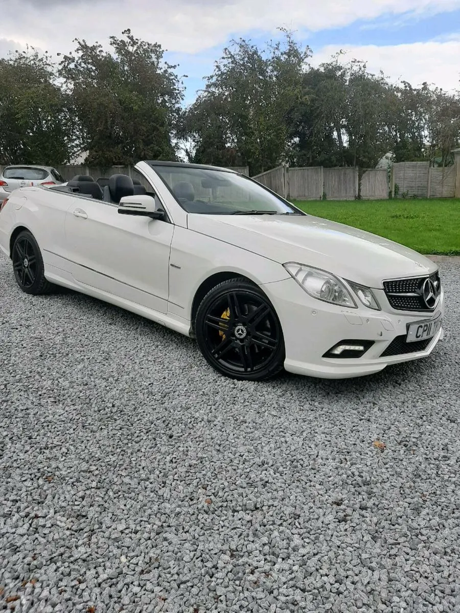 Mercedes e220 convertible - Image 1