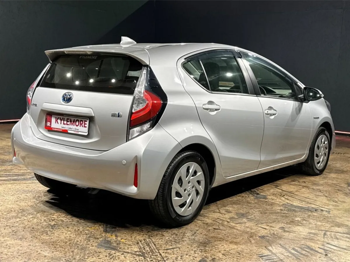 Toyota Aqua HYBRID 1.5L AUTOMATIC - AIR CONDITIONI - Image 4