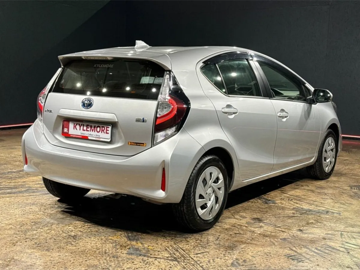 Toyota Aqua HYBRID 1.5L AUTOMATIC - AIR CONDITIONI - Image 3