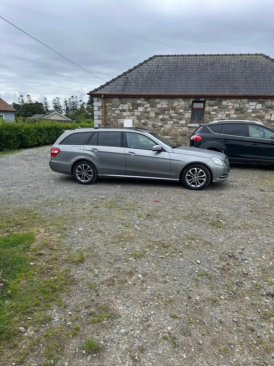 Mercedes E220 Estate - Image 2