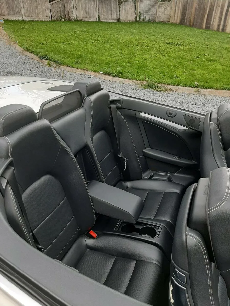 Mercedes e220 convertible - Image 4