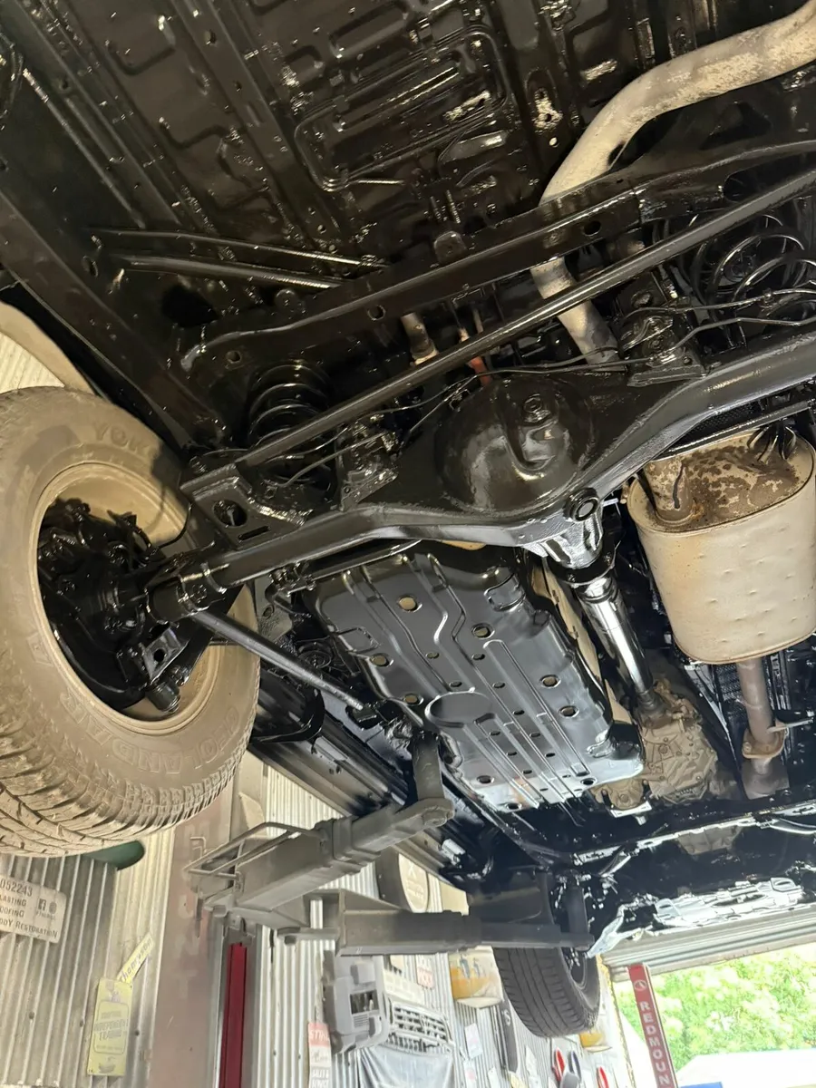 Toyota land cruiser - Image 4