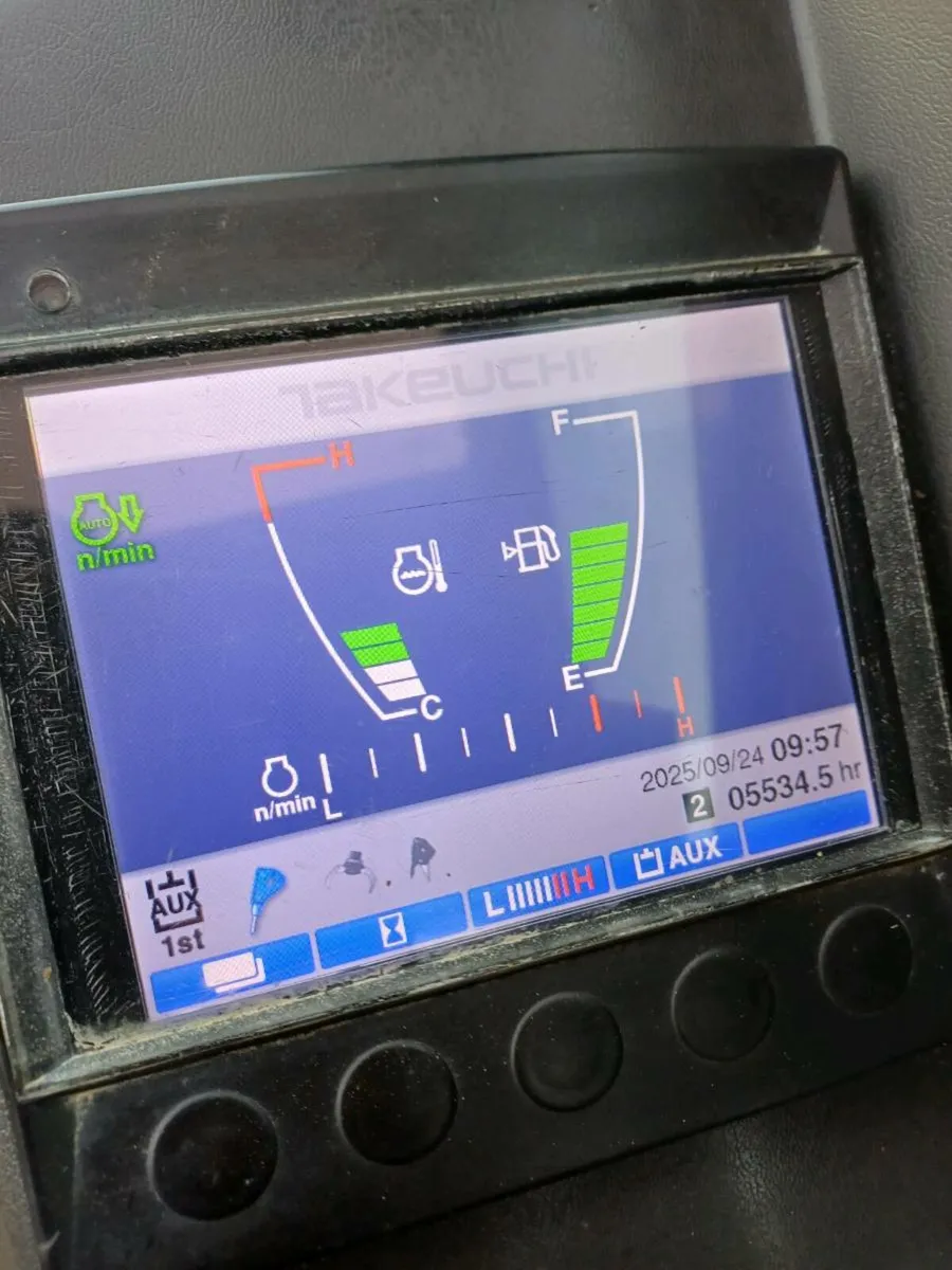 2017 Takeuchi TB230 - Image 4