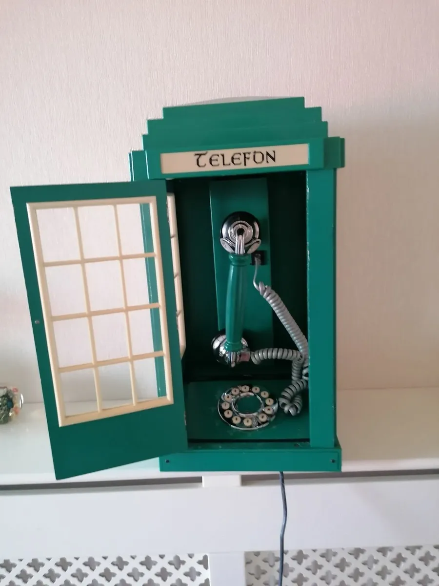 Phone box replica - Image 1