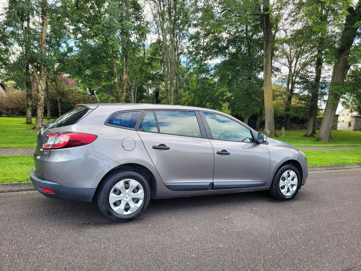 SPOTLESS 2011 RENAULT MEGANE NCT/TAXED UNTIL 3/26 - Image 3