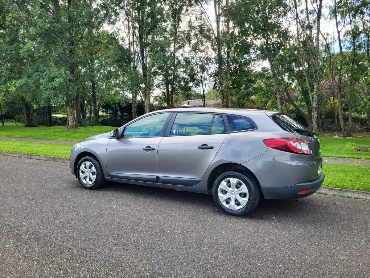 SPOTLESS 2011 RENAULT MEGANE NCT/TAXED UNTIL 3/26 - Image 4