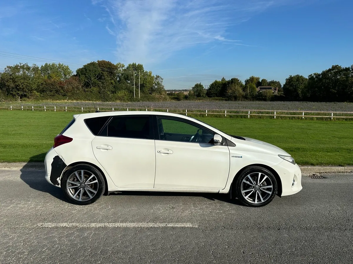 Toyota Auris Hybrid 2014 TAX/NCT 04/26 - Image 3
