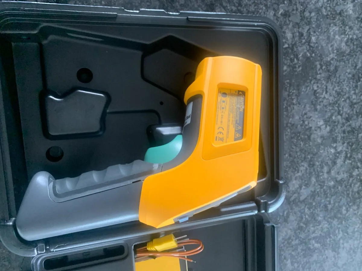 Fluke Digital infrared and Contact Thermometer - Image 3