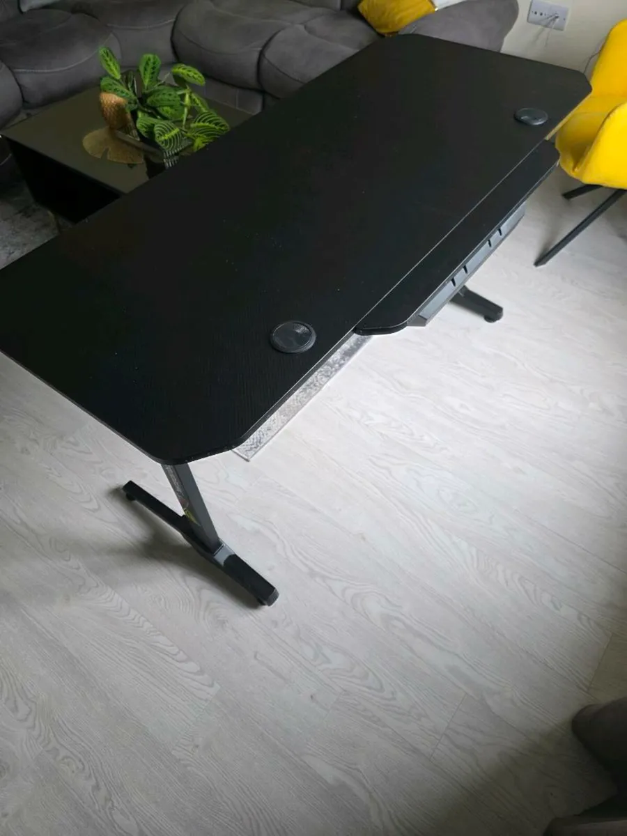 ULTRADESK Desk - Image 3