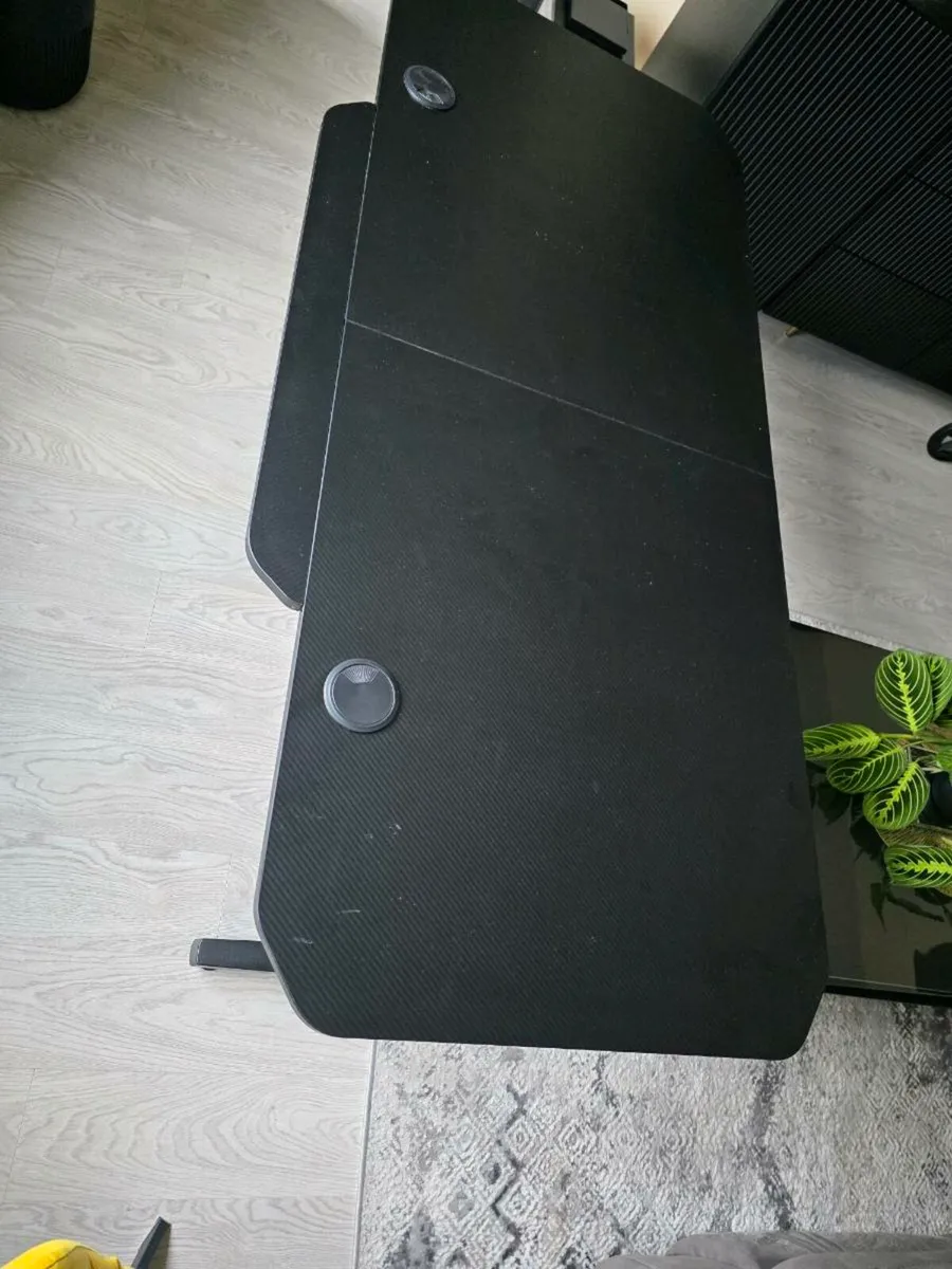 ULTRADESK Desk - Image 4
