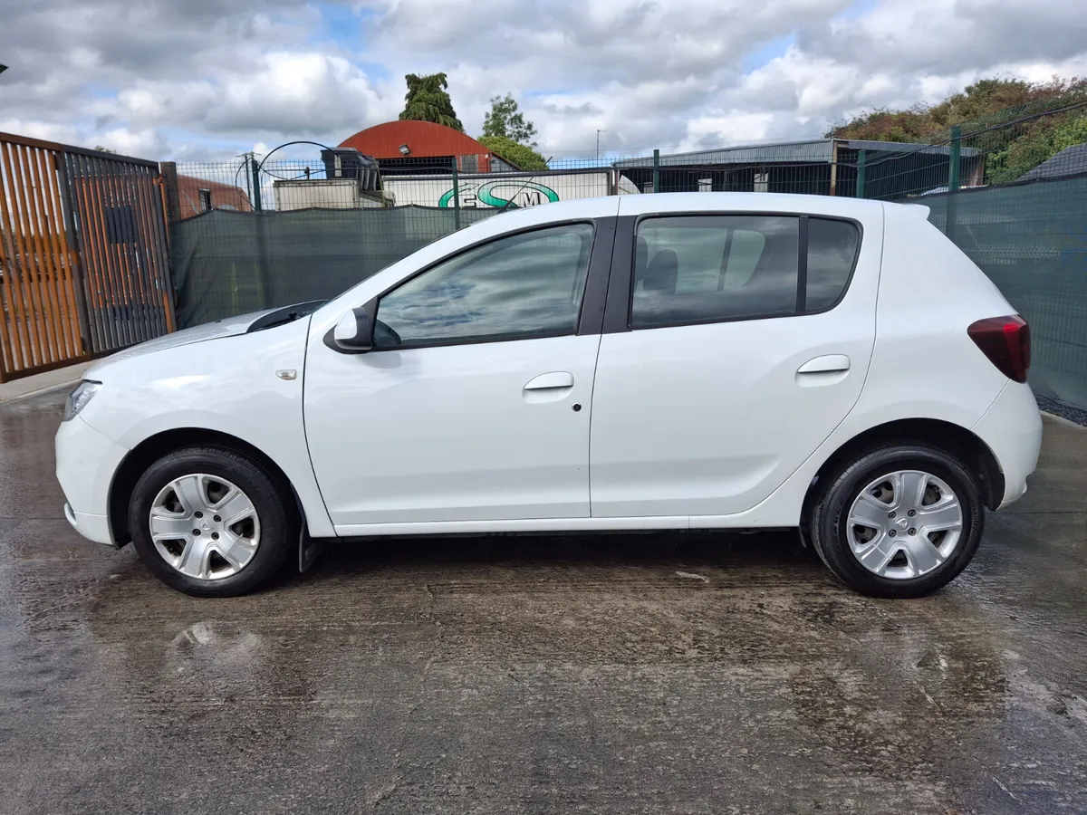 172  Dacia Sandero Signature 1.0 Petrol - Image 4