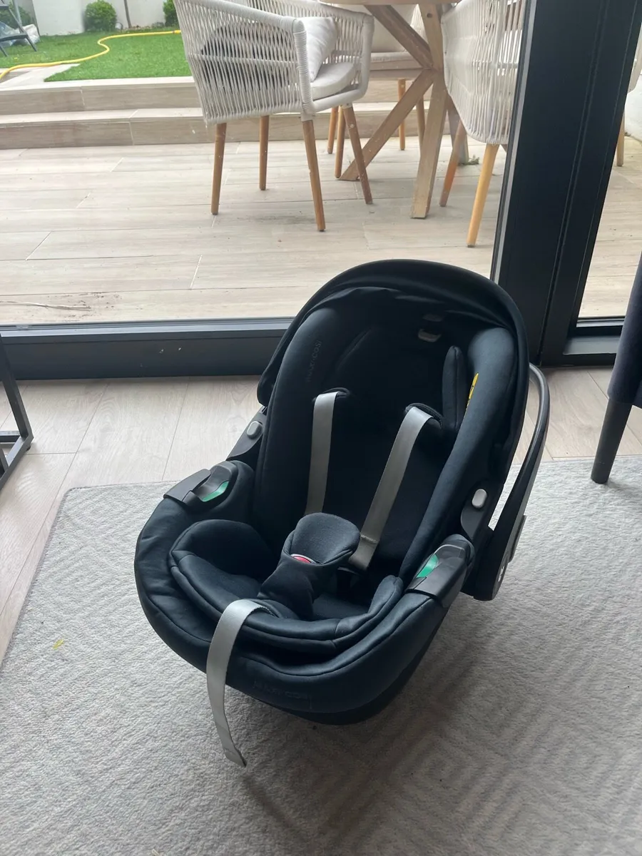 Maxi Cosi Pebble 360 Pro car seat & base-Graphite - Image 3