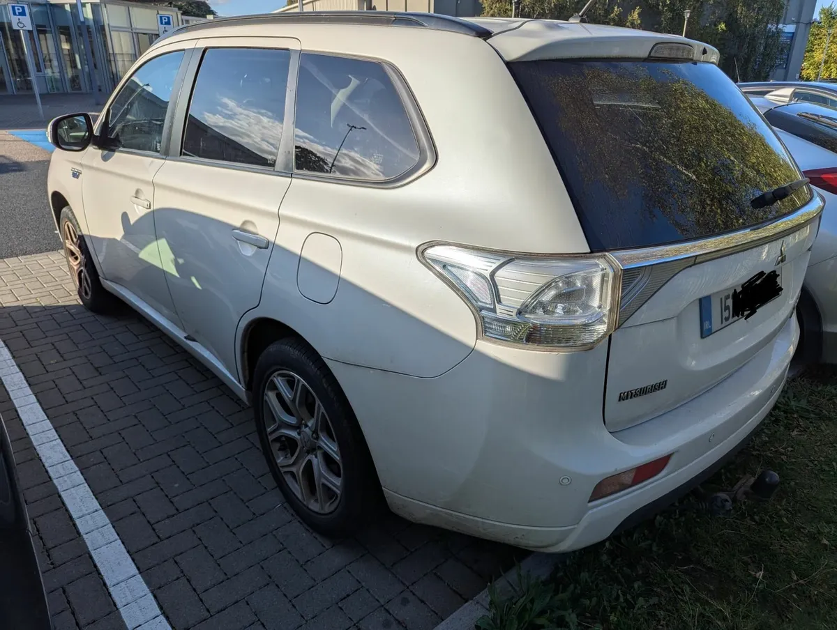 Mitsubishi Outlander 2015 - Image 4