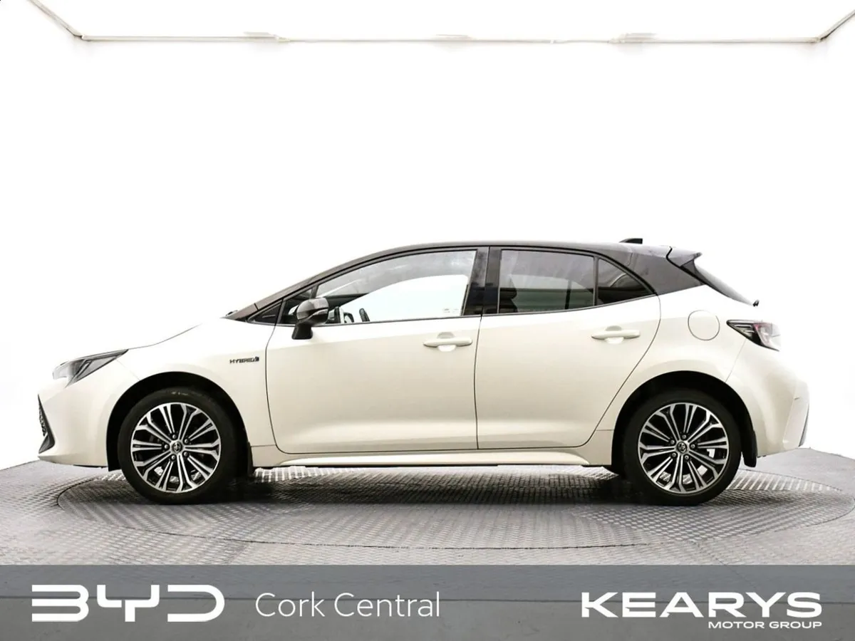 Toyota Corolla 1.8 Hybrid Luna Sport Hatchback - Image 4