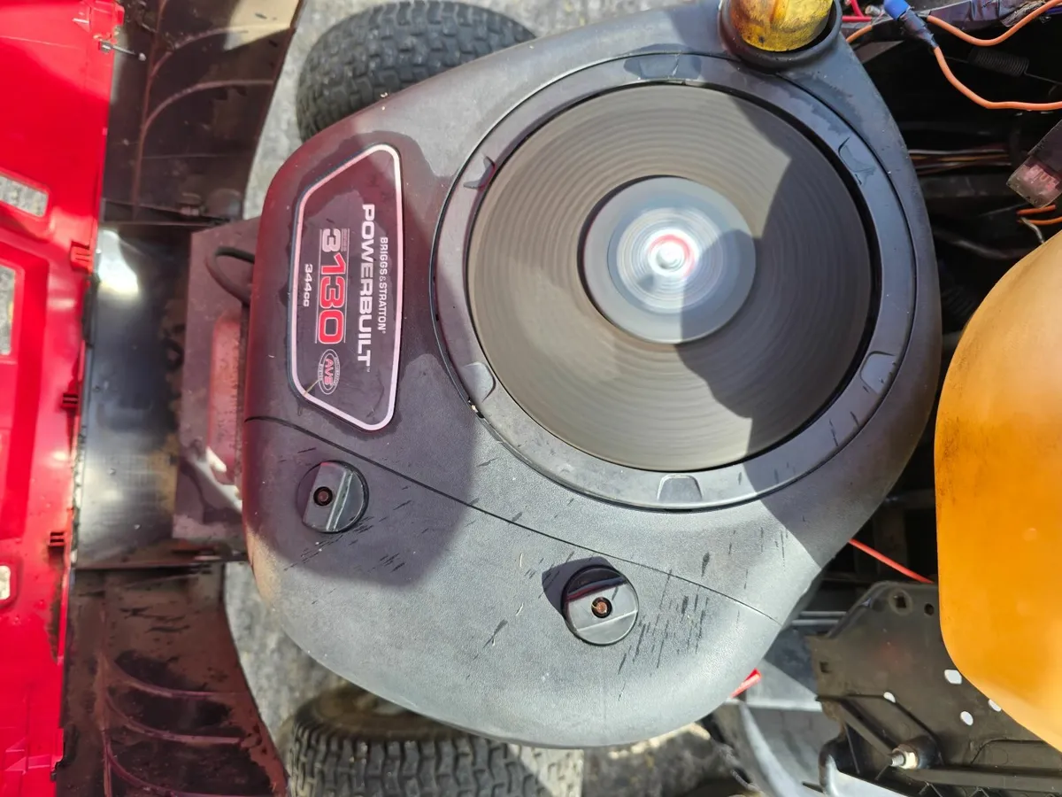 Ride on mowers - Image 2