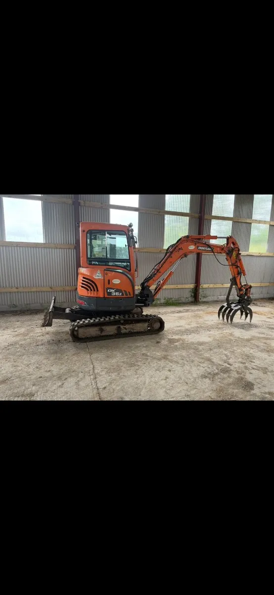 Doosan Dx35z re advertised due to time a waster - Image 1