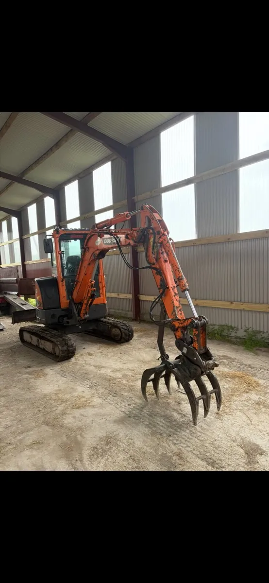 Doosan Dx35z re advertised due to time a waster - Image 2