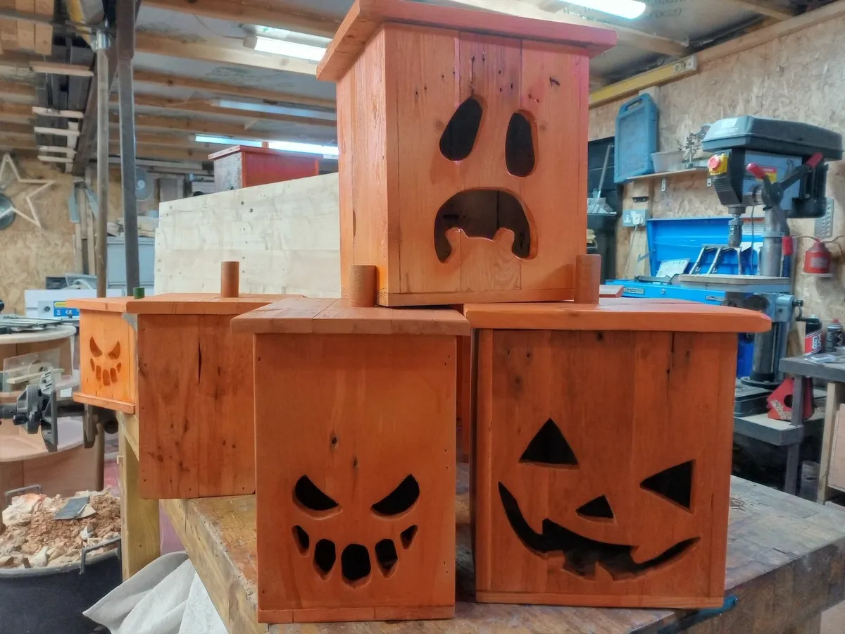 jack o lantern  wooden - Image 3