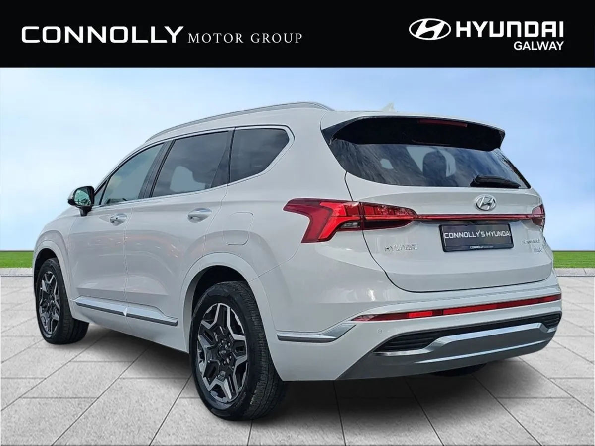 Hyundai Santa Fe 1.6 Phev 4WD Executive Plus Auto - Image 4