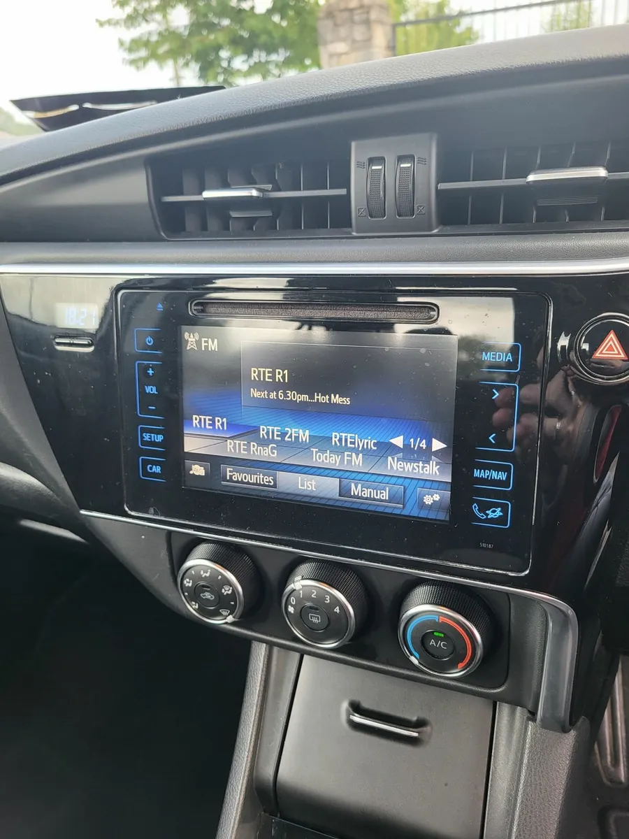 Toyota Corolla 2017 - Image 3