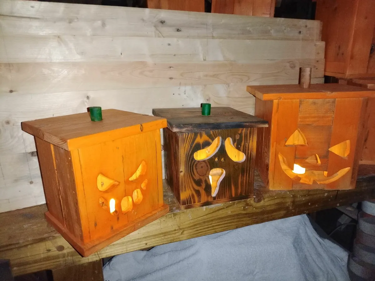 jack o lantern  wooden - Image 2
