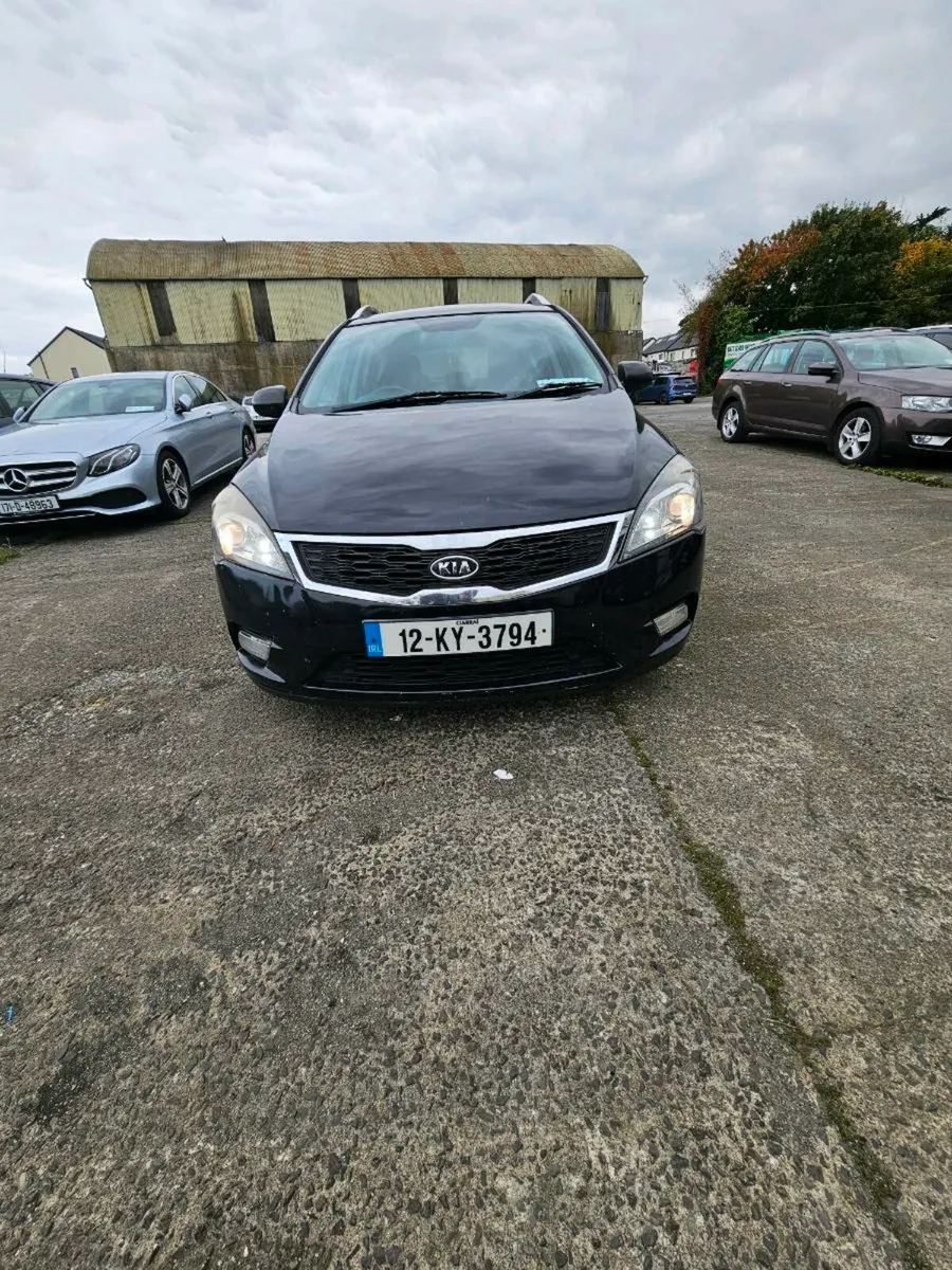 Kia Ceed Automatic - Image 2