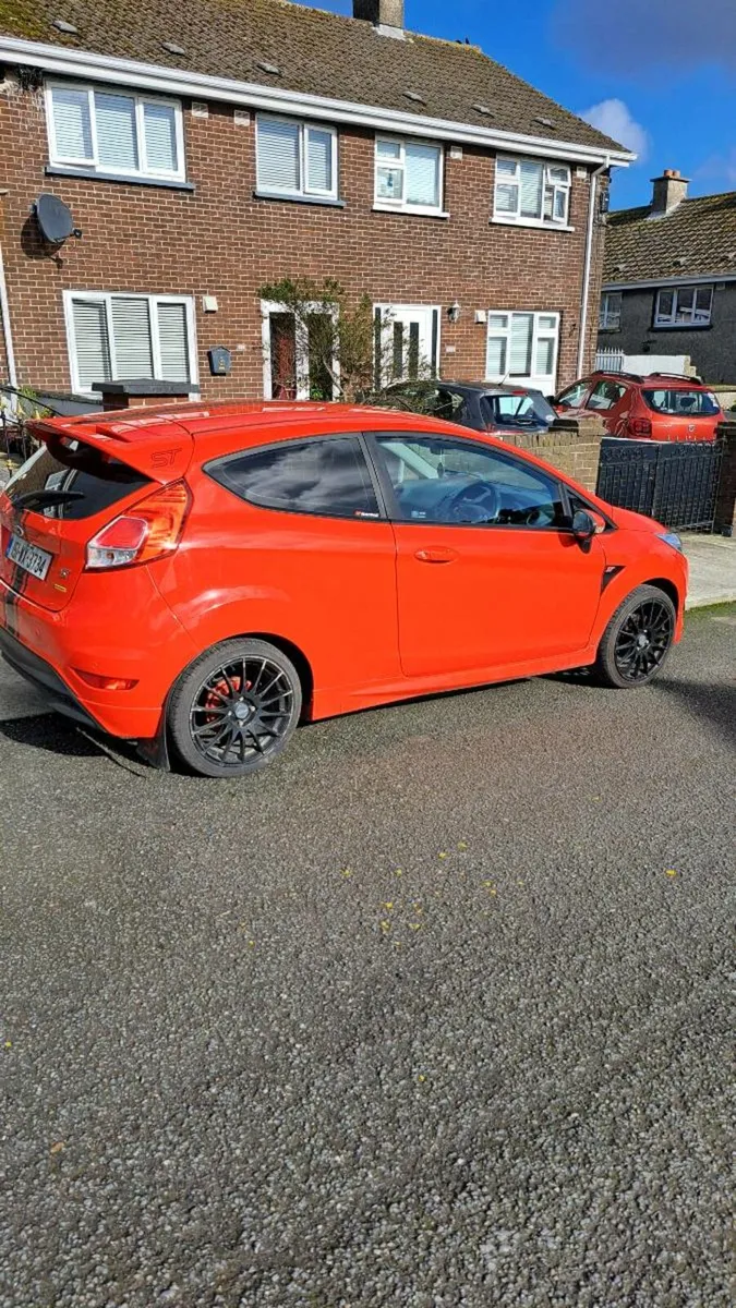Ford fiesta zetec 2015 - Image 2