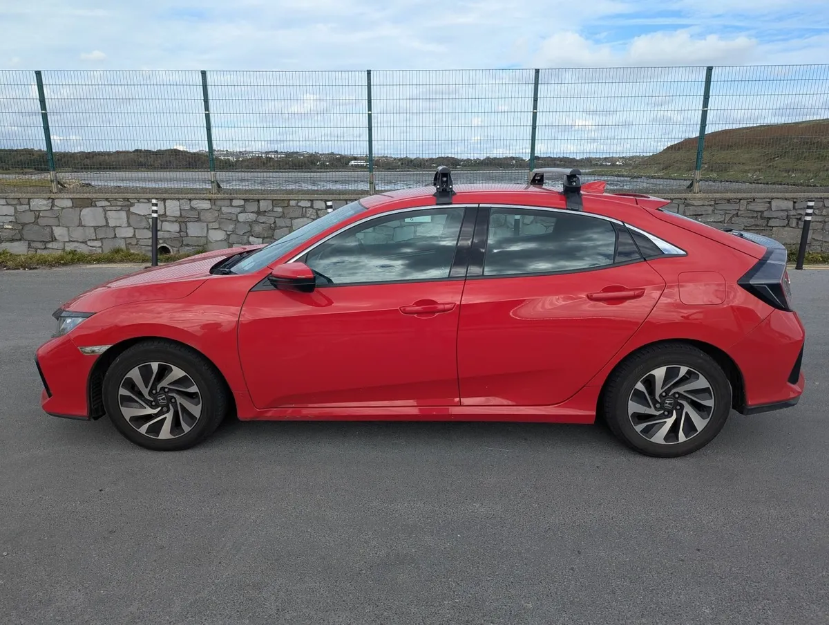 Honda Civic 2019 - Image 1
