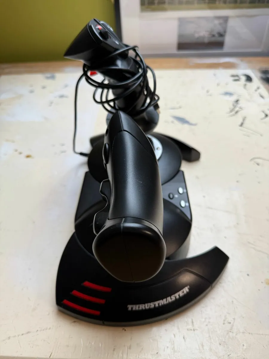THURSTMASTER HOTAS  X V2 - Image 4