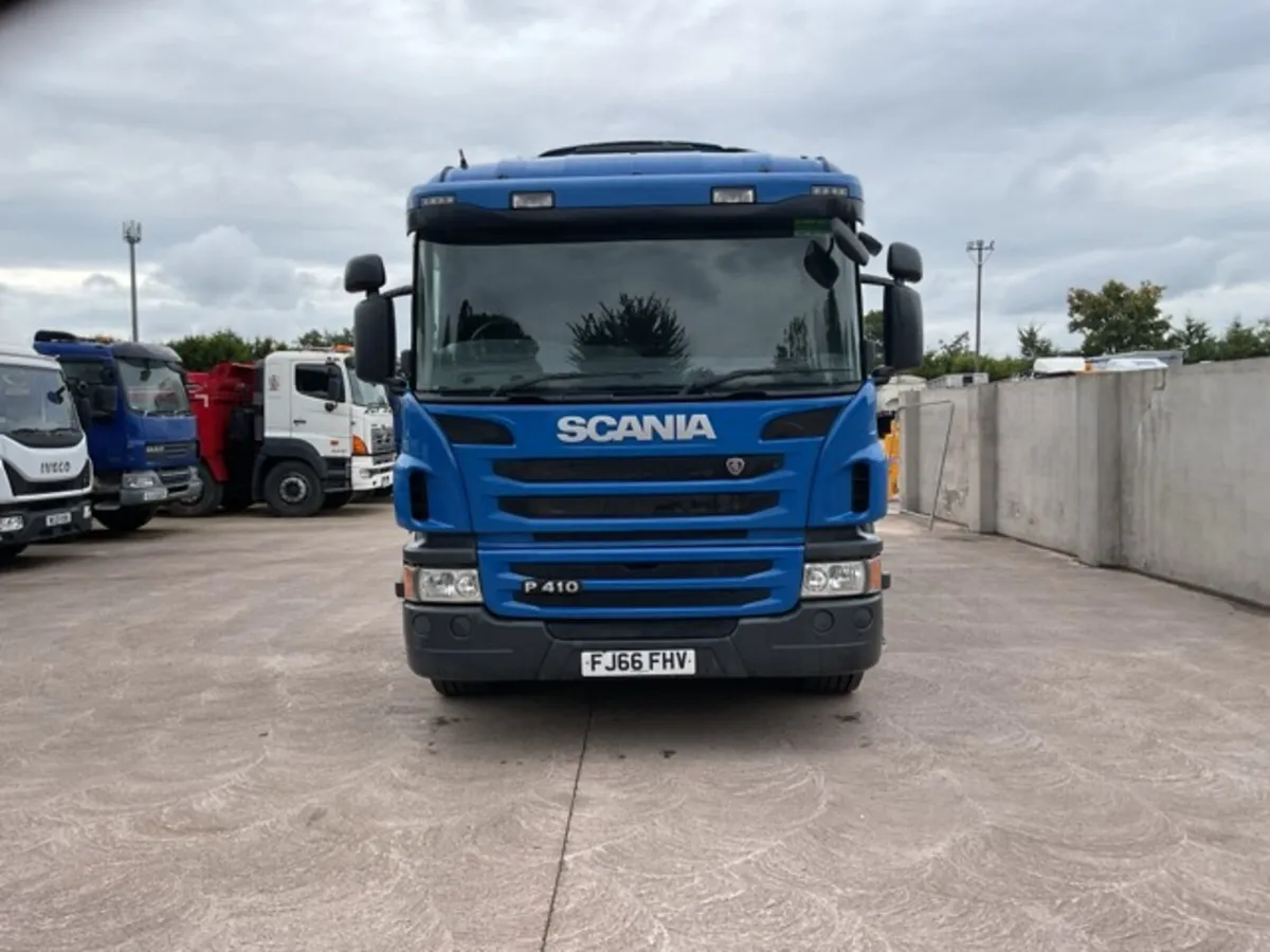 2016 Scania P410 8x4 Tridem Bulk Blower - Image 2