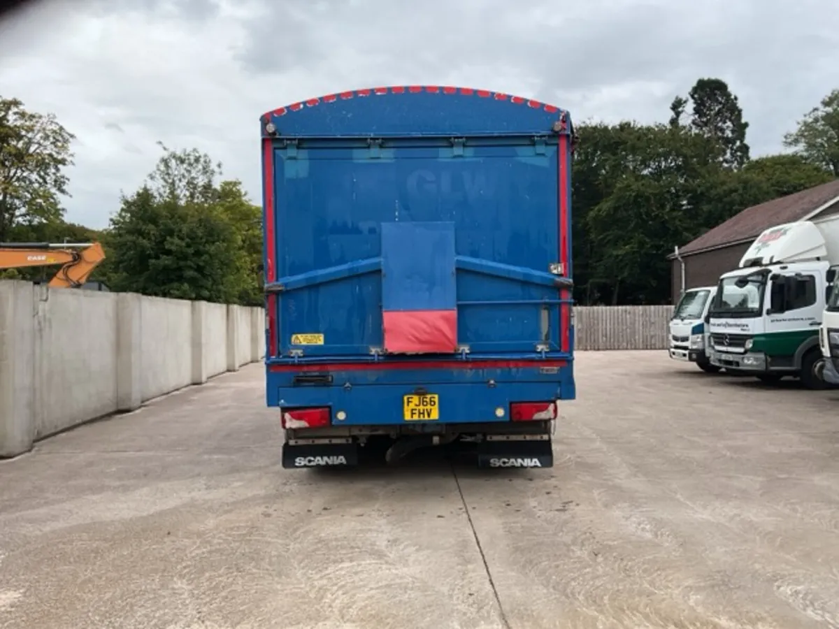 2016 Scania P410 8x4 Tridem Bulk Blower - Image 4