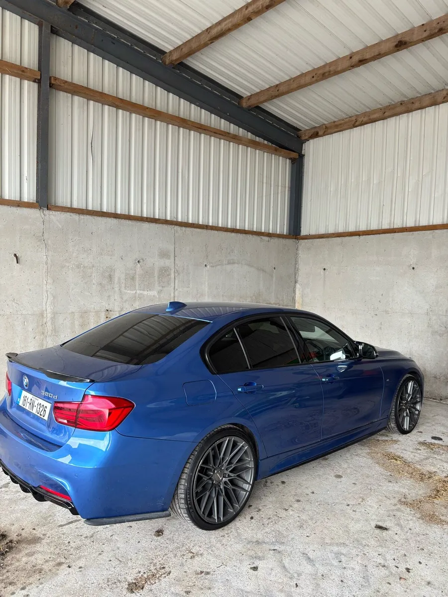 Car - Image 3