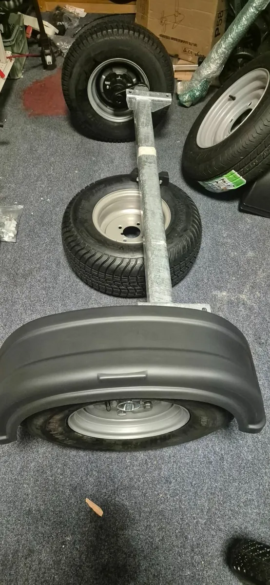this trailer axle with 10in or 13in wheels 🛞 - Image 1