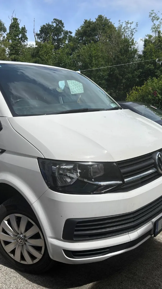 Volkswagen Transporter 2018 - Image 2